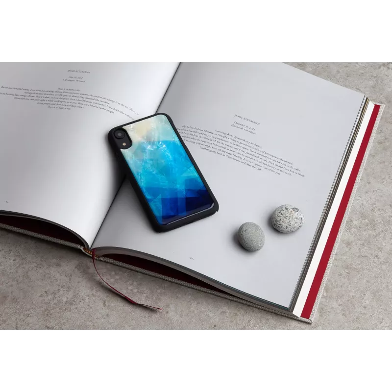 Etui na smartfona iKins do iPhone XR — niebieskie jezioro na zewnątrz, czarne wewnątrz