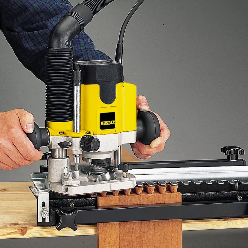 Frez do jaskółczych ogonów DeWALT DW622KT