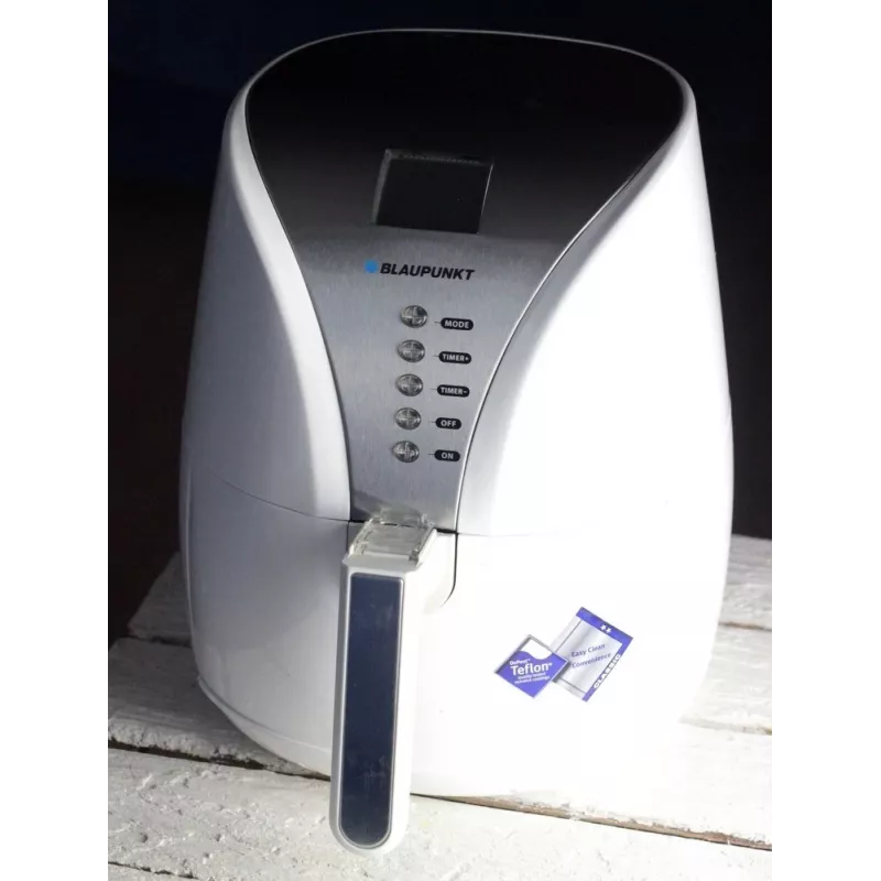 Frytkownica BLAUPUNKT AFD601 — 4 L, 1500 W, 150–200°C, wyświetlacz LED, sterowanie dotykowe