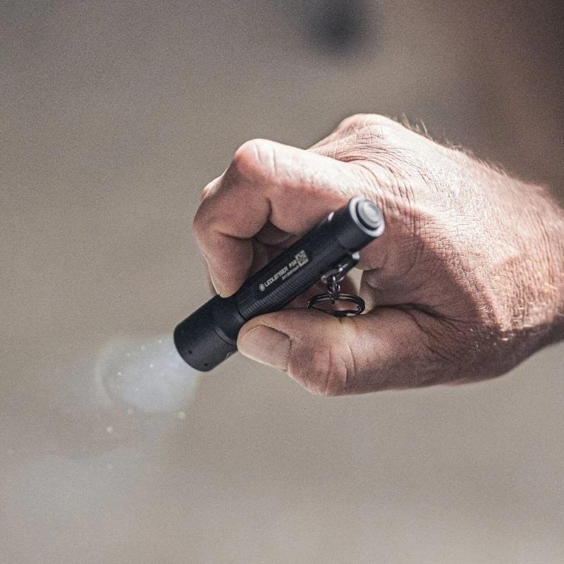 Latarka Ledlenser P3R Czarna — ładowalna kompaktowa latarka LED na brelok