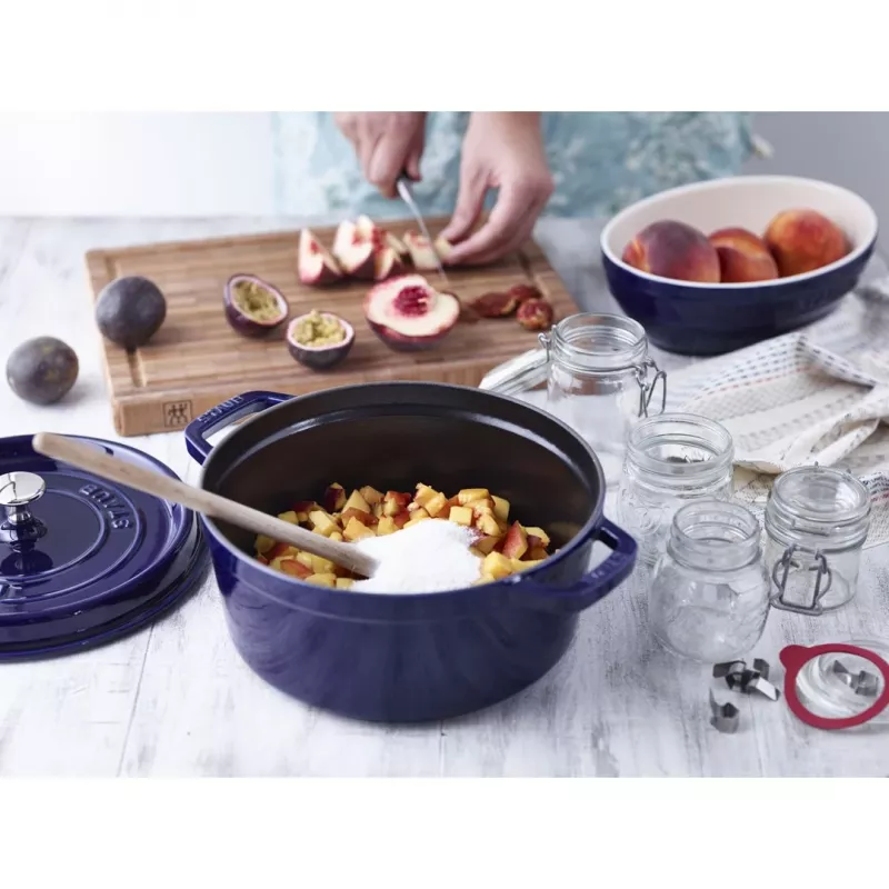 Staub 24 cm okrągły garnek żeliwny ciemnoniebieski