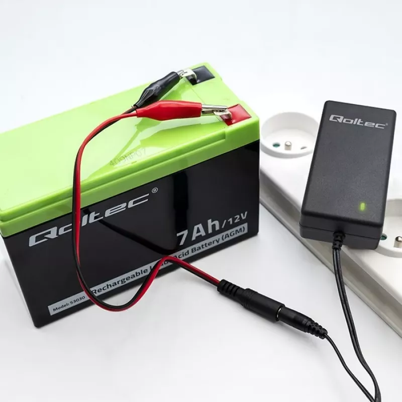 Ładowarka QOLTEC 52423 do akumulatorów AGM/GEL/STD 6V/12V 1,5A