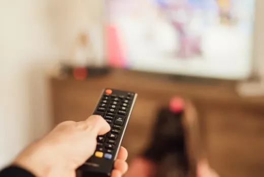 Telewizor 2026: jak wybrać rozmiar, OLED czy QLED, HDR i HDMI 2.1 bez mitów sprzedawców