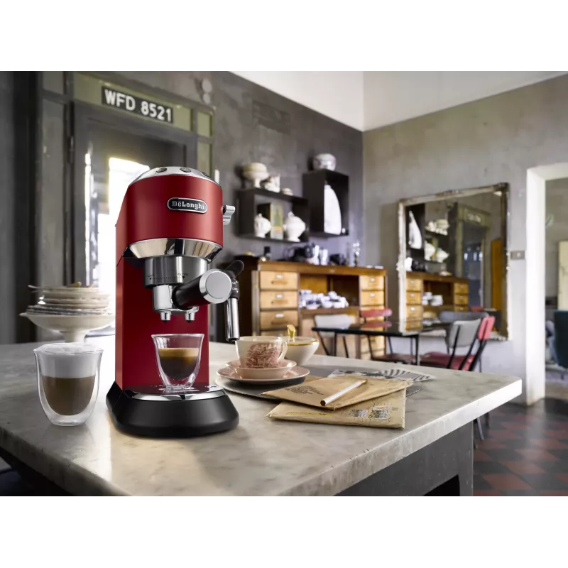 Ekspres do kawy DeLonghi EC685.R 1.1 L, 15 bar, półautomatyczny, dysza parowa, na 2 filiżanki