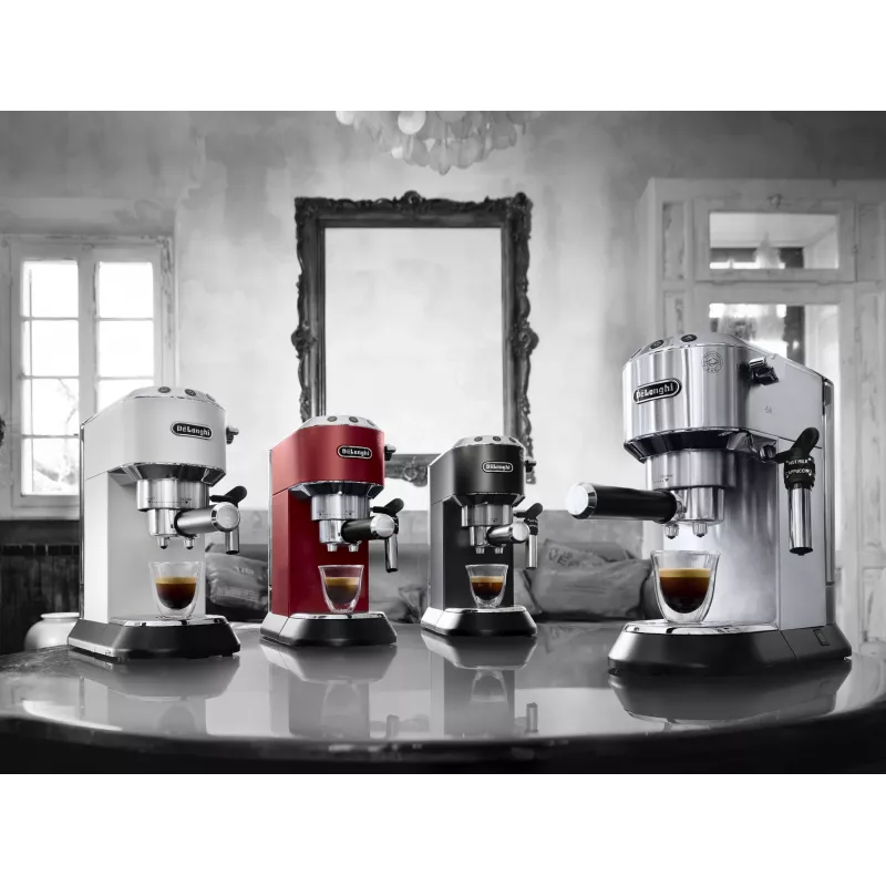 Ekspres do kawy DeLonghi EC685.R 1.1 L, 15 bar, półautomatyczny, dysza parowa, na 2 filiżanki