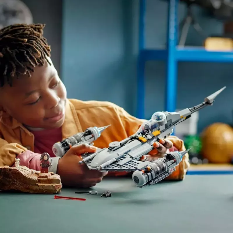Zabawka konstrukcyjna LEGO Star Wars N-1 Starfighter z figurką The Child (Baby Yoda) 75325