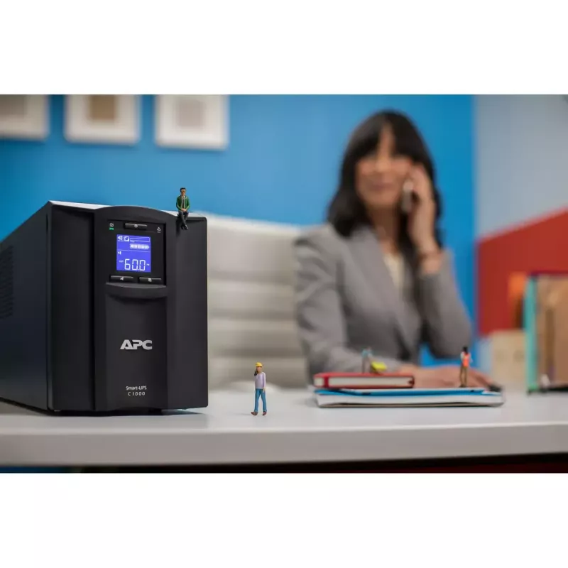 APC Smart-UPS C, Line Interactive, 1000VA, Tower, 230V, 8x IEC C13, port SmartConnect, komunikacja USB i szeregowa, AVR, wyświetlacz graficzny LCD