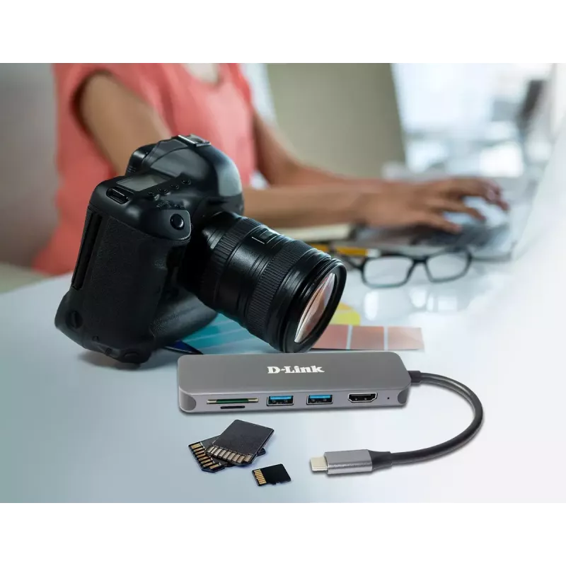 D-Link 6-w-1 Hub USB-C z HDMI/Czytnikiem kart/Power Delivery