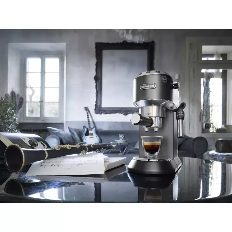 Ekspres do kawy De’Longhi Dedica Style EC 685.BK, półautomatyczny, 1,1 l