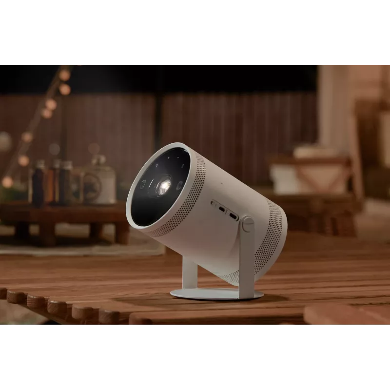 Projektor danych DLP 1080p o ultrakrótkim rzucie Samsung SP-LFF3CLAXXXH — 30–100 cali (0,8–2,7 m), Wi‑Fi 5, HDR10+, HLG, 5W RMS, 1,4 kg, Biały