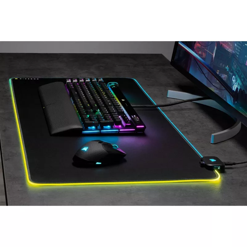 Podkładka pod mysz gamingowa CORSAIR MM700 RGB — 930×400 mm, grubość 4 mm, gumowa podstawa, podświetlenie LED zasilane przez USB, czarna