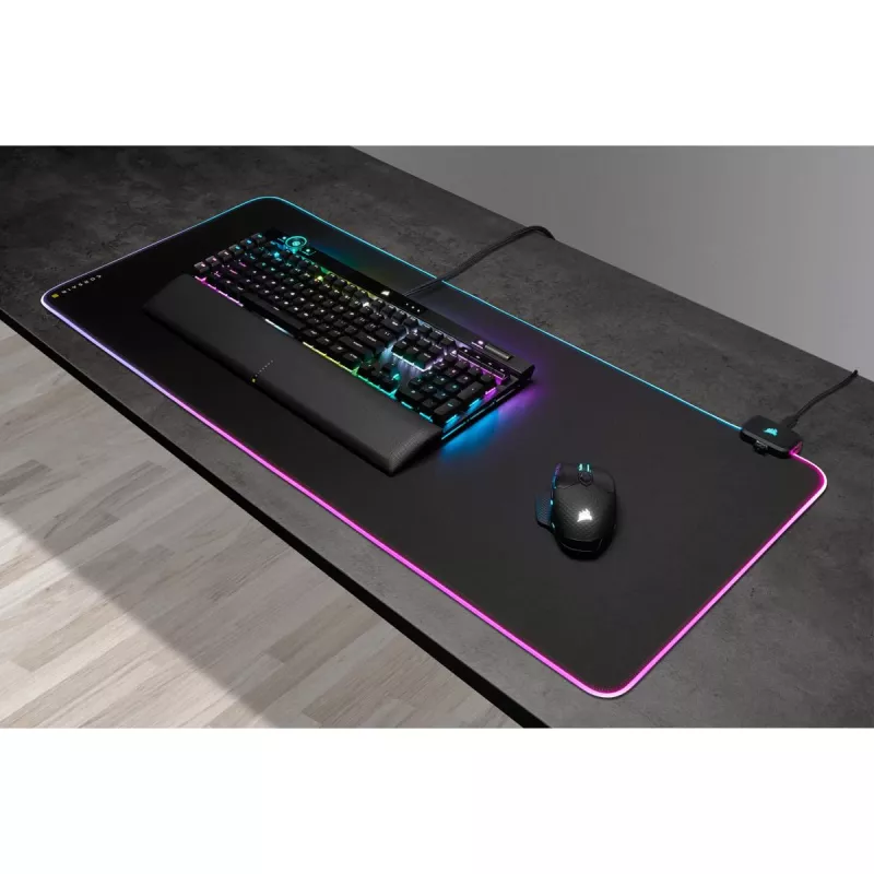 Podkładka pod mysz gamingowa CORSAIR MM700 RGB — 930×400 mm, grubość 4 mm, gumowa podstawa, podświetlenie LED zasilane przez USB, czarna