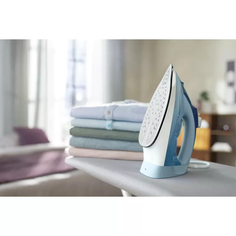 Żelazko parowe Philips DST5030/20 — 2400W, zbiornik 0,32 L, stopa SteamGlide Plus, 45 g/min ciągły strumień, 180 g/min uderzenie pary, Niebieski