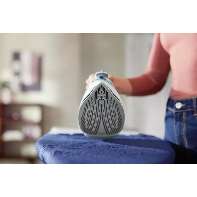 Żelazko parowe Philips DST5030/20 — 2400W, zbiornik 0,32 L, stopa SteamGlide Plus, 45 g/min ciągły strumień, 180 g/min uderzenie pary, Niebieski
