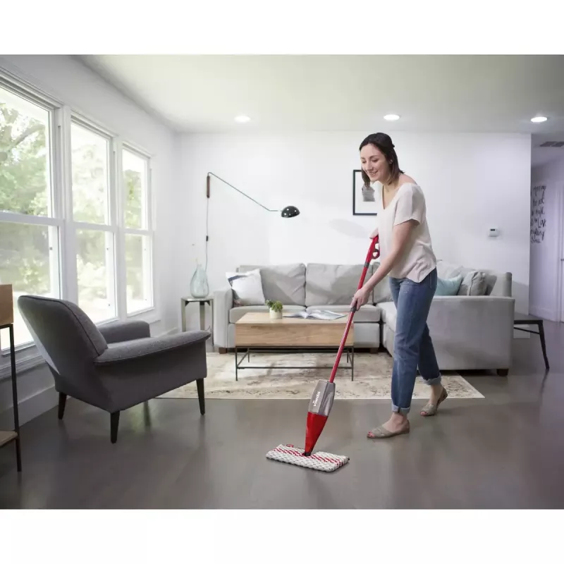 Mop VILEDA Spray Max z mikrofibry, do czyszczenia na sucho i mokro — głowica z tworzywa sztucznego, zbiornik na wodę 0,6 l, antybakteryjny, biało-czerwony