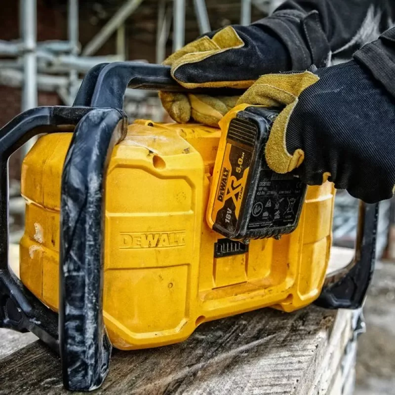 Radio przenośne DeWALT DCR029-QW DAB FM, zasilanie AC/DC, Bluetooth, ładowanie USB, wyświetlacz, czarny/żółty
