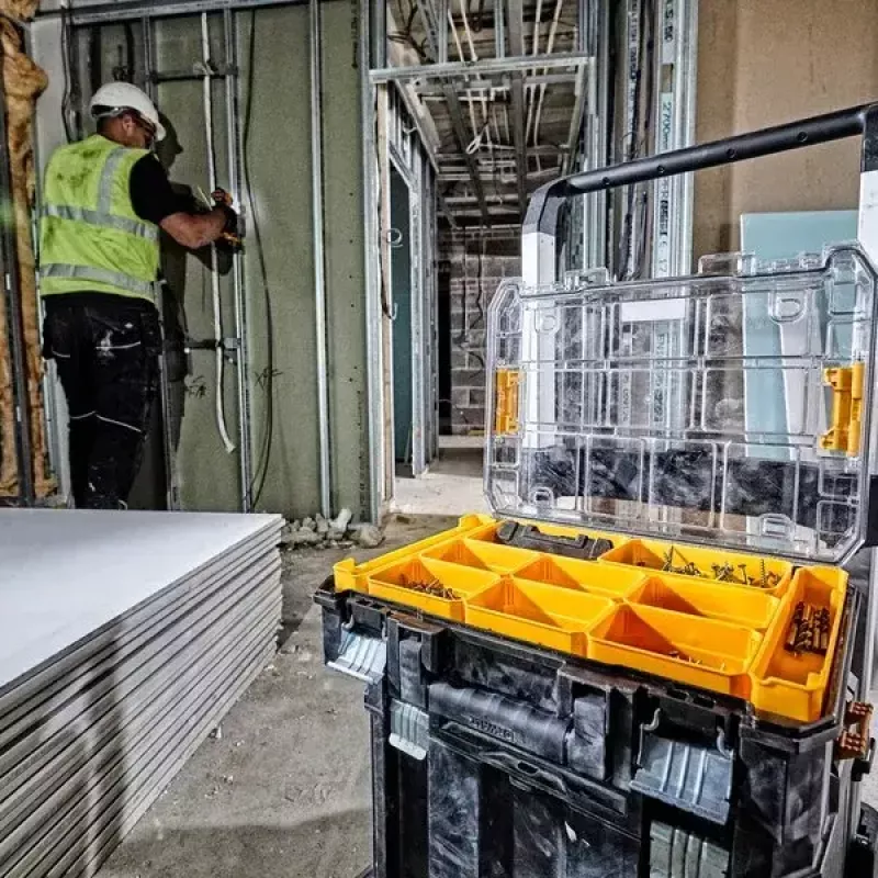 Organizer na narzędzia DeWalt DWST82968-1, poliwęglan, 7,8 l, zamykany, wodoodporny, czarny