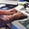 LOGITECH MX Mechanical Mini Minimalistyczna Bezprzewodowa Podświetlana Klawiatura - Grafitowa Cicha Dotykowa Qwerty US/Międzynarodowa