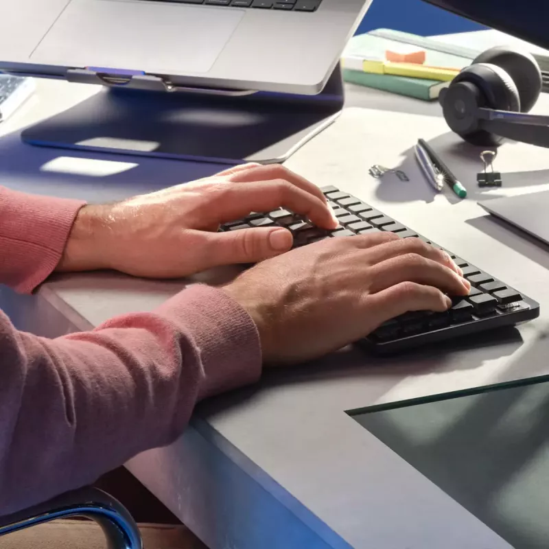 LOGITECH MX Mechanical Mini Minimalistyczna Bezprzewodowa Podświetlana Klawiatura - Grafitowa Cicha Dotykowa Qwerty US/Międzynarodowa