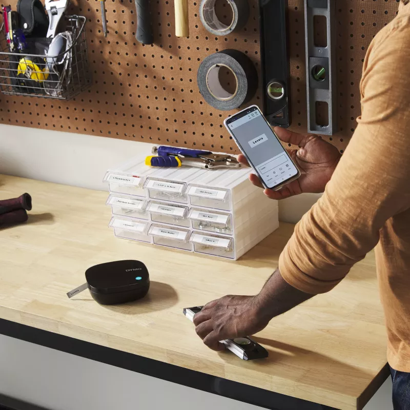 Drukarka etykiet DYMO LetraTag 200B Bluetooth | Kompaktowa drukarka etykiet | Łączy się przez bezprzewodową technologię Bluetooth z iOS i Android | Zawiera 1 białą papierową taśmę etykietową | Czarna