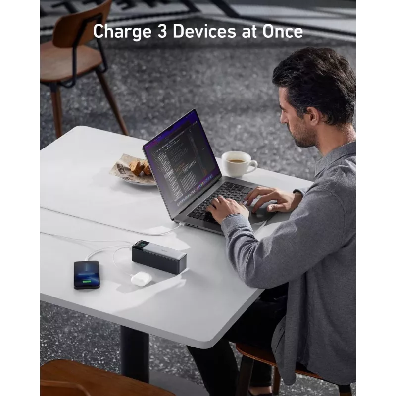 Przenośna ładowarka Anker 737 (A1289011) — 24000 mAh, 140 W, 2× USB-C + 1× USB-A, srebrno-czarna