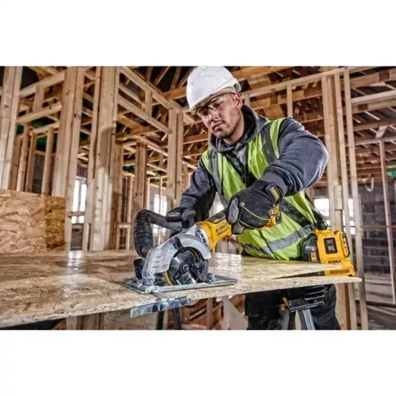 Pilarka tarczowa DeWALT DCS691N-XJ