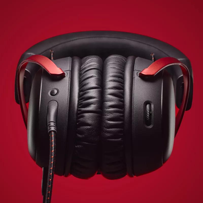 HyperX Cloud III - Zestaw słuchawkowy do gier (czarny/czerwony)