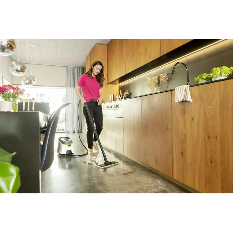 Myjka parowa cylindryczna Kärcher SC 4 Deluxe — pojemność 1,3 l, 2200 W, ciśnienie pary 4 bar