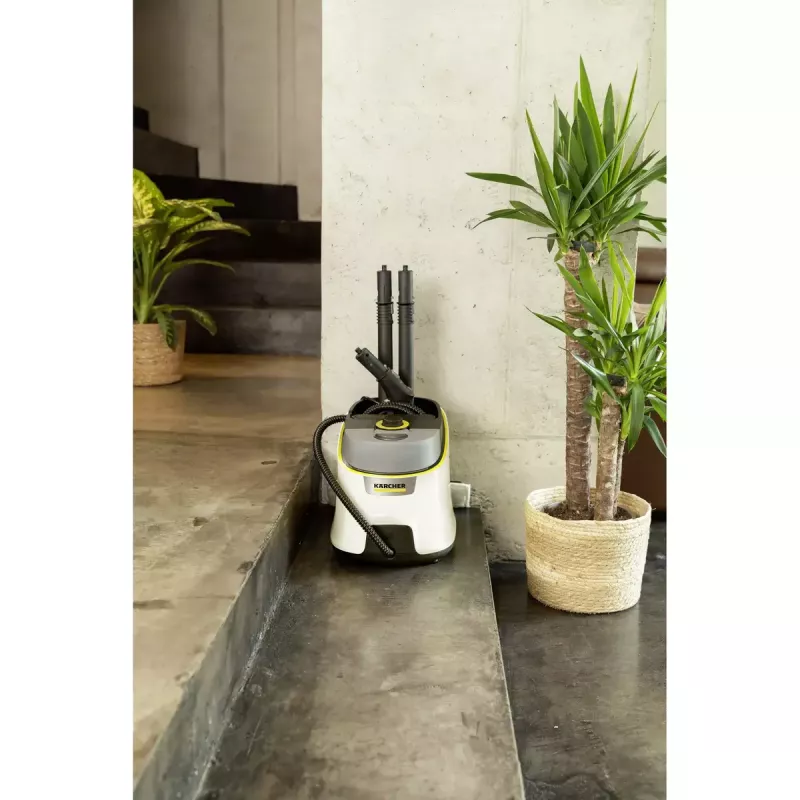 Myjka parowa cylindryczna Kärcher SC 4 Deluxe — pojemność 1,3 l, 2200 W, ciśnienie pary 4 bar