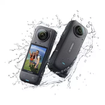 Kamera sportowa Insta360 X4 — 72 MP, 8K (7680×3840) CMOS, matryca 1/2 cala, wbudowany wyświetlacz, Wi‑Fi, 120 kl./s, MicroSD, 602 g, czarny