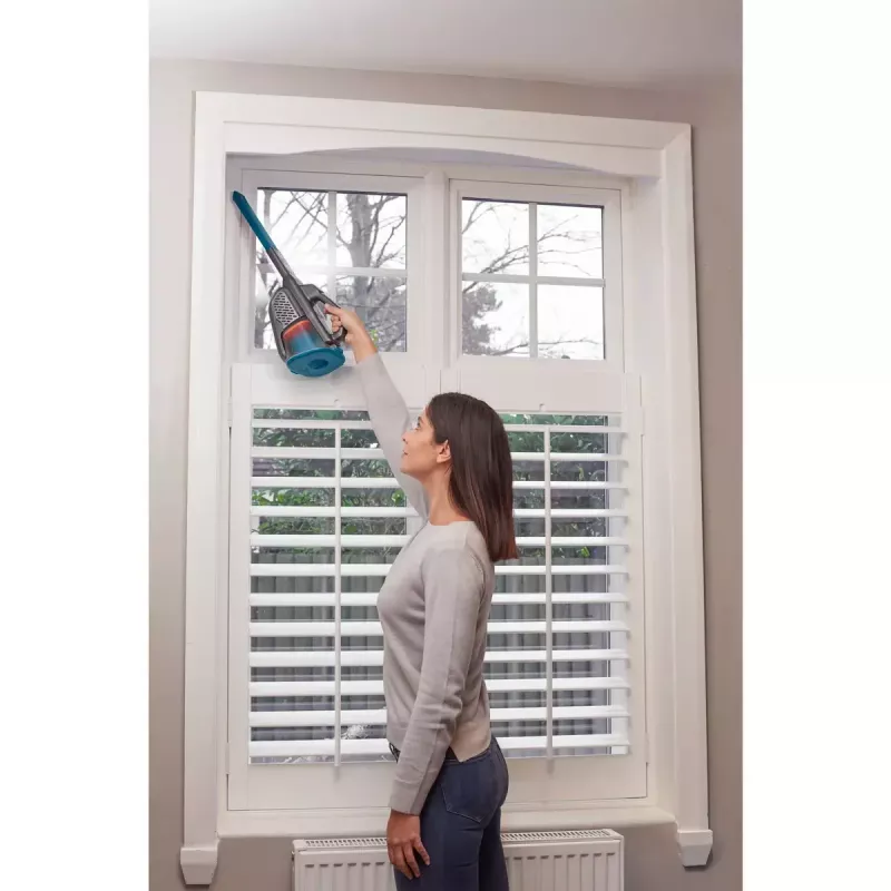Odkurzacz ręczny Czarny & Decker BHHV520BF-QW, bezprzewodowy, czyszczenie na sucho, 35 W, pojemnik na kurz 0,7 l, czas pracy 21 min, waga 1,2 kg