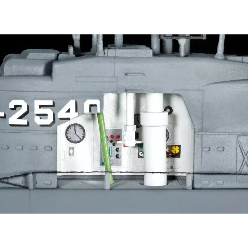 Model łodzi podwodnej Revell U-Boot Typ XXI U 2540 &Interieur