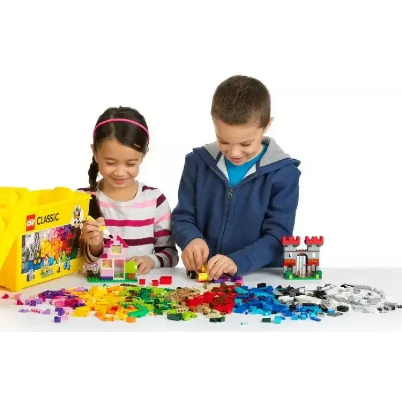 Zestaw konstrukcyjny LEGO Classic 10698 — 790 elementów, wielokolorowy, 33 kolory, zawiera zielone płyty bazowe i akcesoria