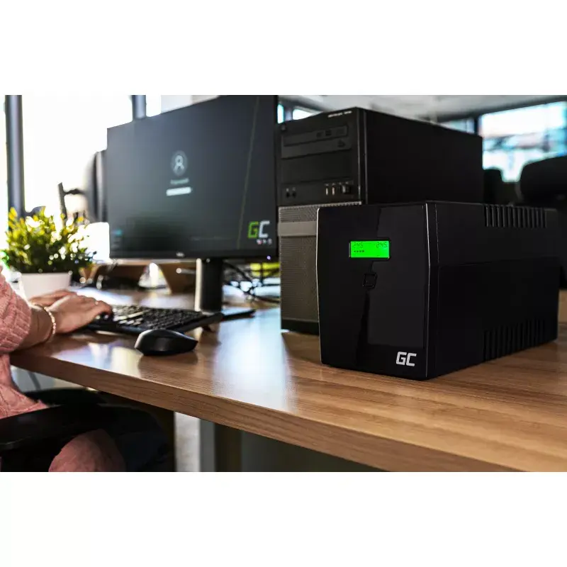 Zasilacz bezprzerwowy zielony Cell UPS08 — Line-Interactive 700 W / 230 V, 4× gniazda IEC, USB, RJ-45, akumulator 12 V 7 Ah, wieża, czarny