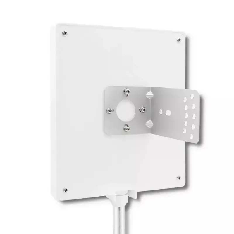 Kierunkowa antena zewnętrzna 5G LTE QOLTEC 57022 — 14 dBi, 700–3800 MHz, 50 Ω, obudowa miedziana