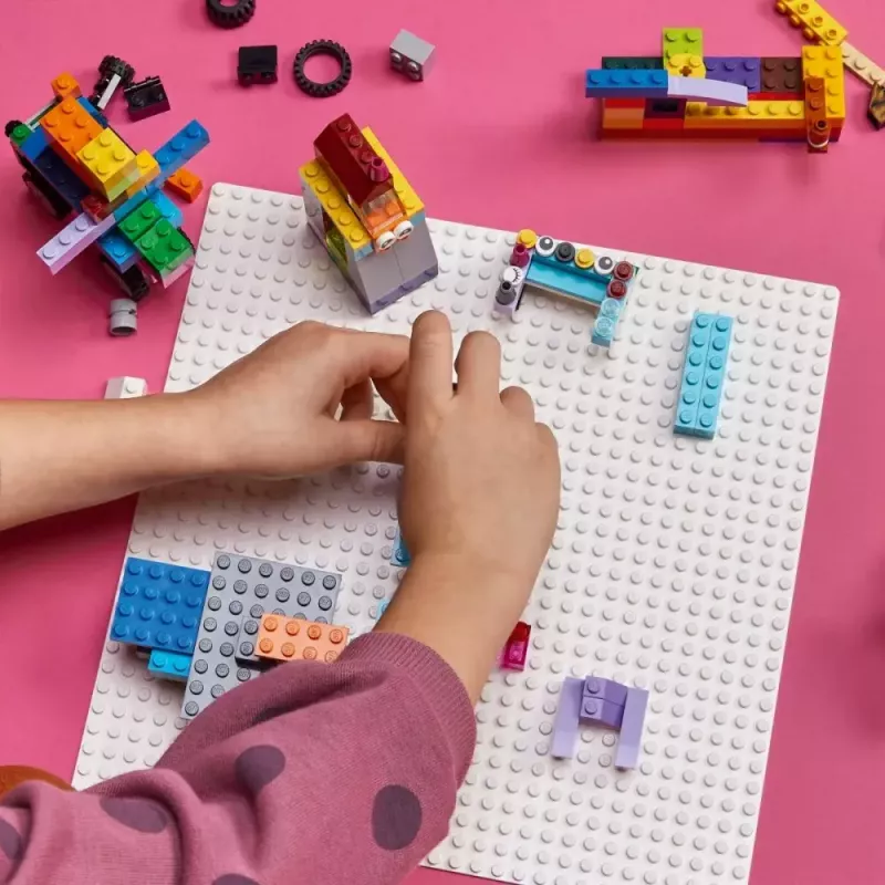 Płyta konstrukcyjna LEGO 11026 — płytka podstawowa 32x32 wypustki, biała