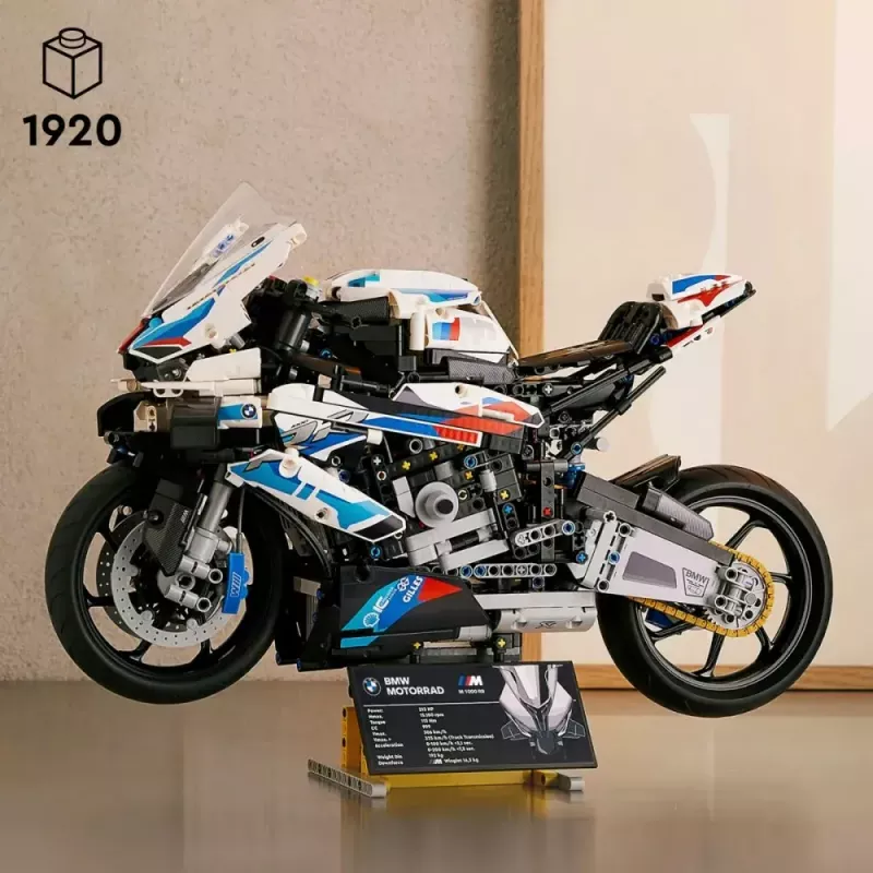 LEGO Technic motocykl BMW M1000RR 42130 ze szczegółowym silnikiem i działającym zawieszeniem