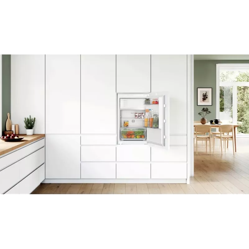 Bosch Serie 2 KIL22NSE0 lodówka z zamrażalnikiem do zabudowy 119 L Biała