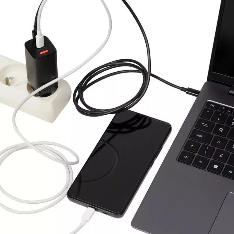 Ładowarka sieciowa do urządzeń mobilnych IBOX ILUC65B — 65 W, 3x USB (2x USB‑A Gen1, 1x USB‑C), czarna, 100–240 V