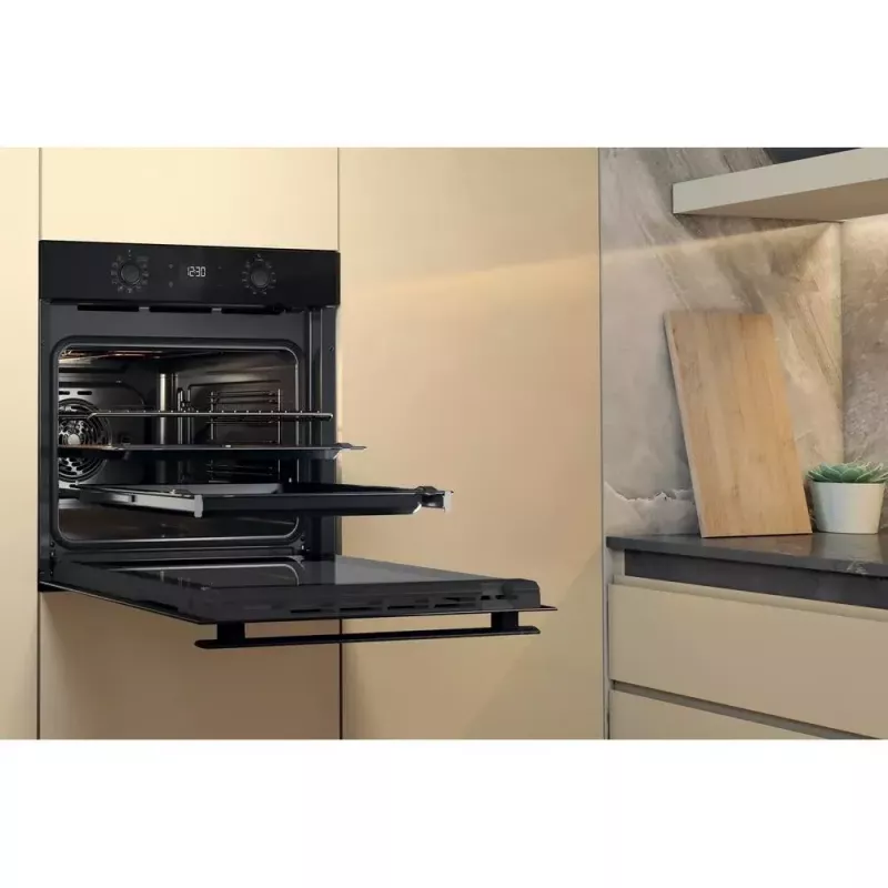 Piekarnik elektryczny do zabudowy WHIRLPOOL OMR58HU1B — 71 L, A+, czyszczenie hydrolityczne, termoobieg, grill, prowadnice teleskopowe