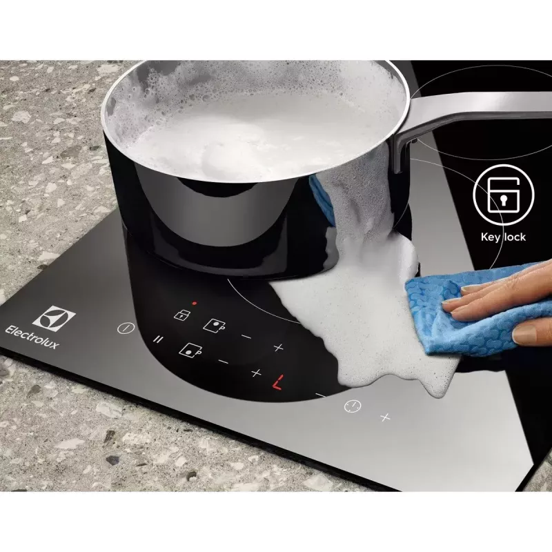 Płyta indukcyjna Electrolux LIT30230C — 2-strefowa do zabudowy, szerokość 29 cm, czarna, sterowanie dotykowe, strefy 210/145 mm