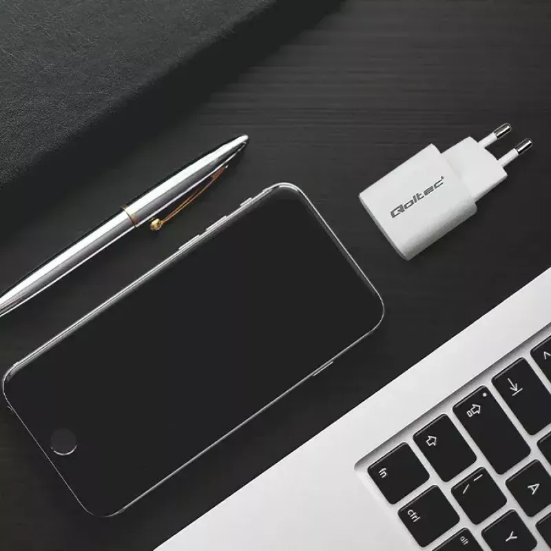 QOLTEC Charger 50763 — Indoor AC Fast Charger 35W, USB-C PD 3.0 + USB-A, 5–20V, biały