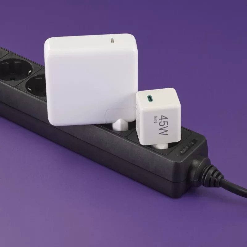 Hama 00201983 Ładowarka do urządzeń mobilnych Słuchawki, Laptop, Power bank, Smartfon, Tablet Biały AC Szybkie ładowanie Wewnętrzna
