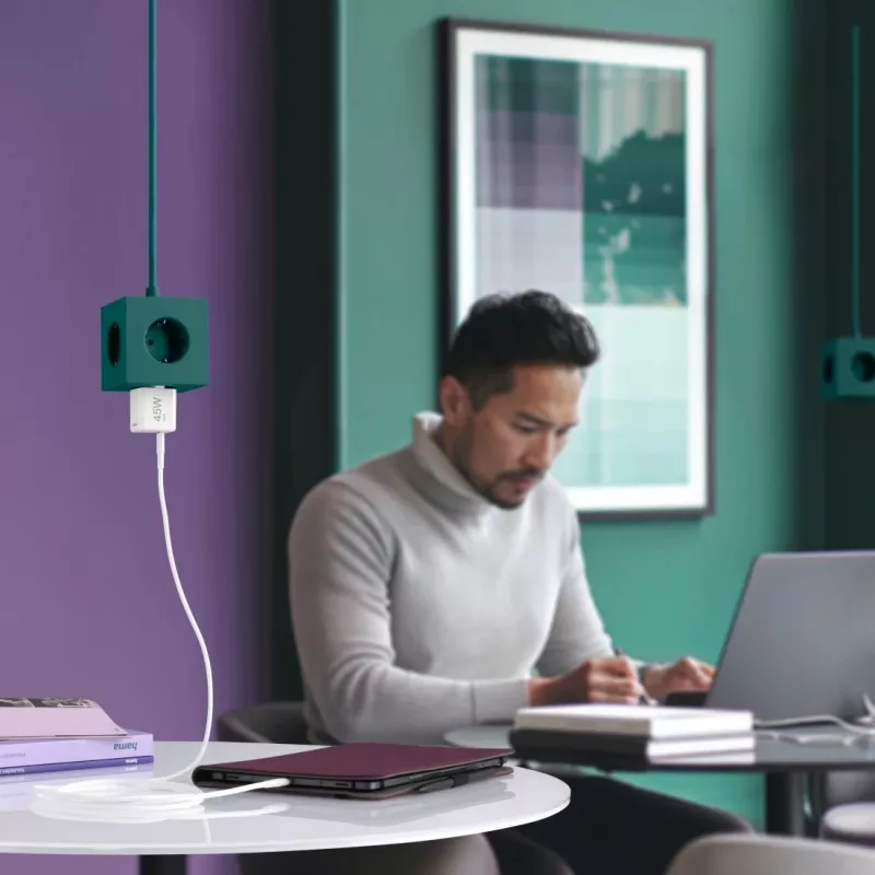 Hama 00201983 Ładowarka do urządzeń mobilnych Słuchawki, Laptop, Power bank, Smartfon, Tablet Biały AC Szybkie ładowanie Wewnętrzna