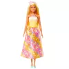 Barbie A Touch of Magic Królewska Lalka z Jasno Podkreślonymi Pasemkami, Spódnicą w Motyle i Akcesoriami
