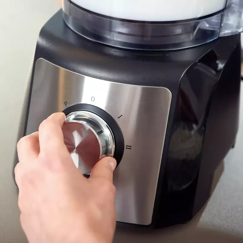 Robot kuchenny Czarny & Decker BXFPA1200E — 1200 W, misa 1,5 l, 2 prędkości, funkcja pulsacyjna, obudowa ze stali nierdzewnej
