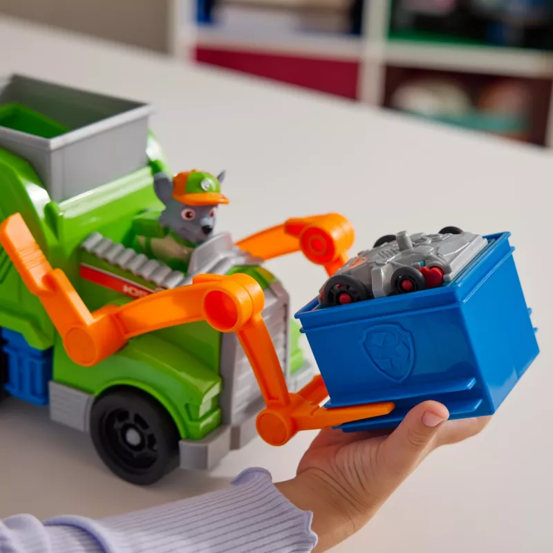 PAW Patrol: Ciężarówka Recyklingowa Crush N’ Roll z Figurką Rocky’ego i Przekształcającą się Zgniecioną Śmieciarką, Zabawki dla Chłopców i Dziewczynek od 3 lat