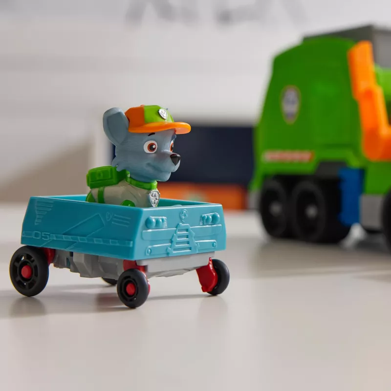 PAW Patrol: Ciężarówka Recyklingowa Crush N’ Roll z Figurką Rocky’ego i Przekształcającą się Zgniecioną Śmieciarką, Zabawki dla Chłopców i Dziewczynek od 3 lat