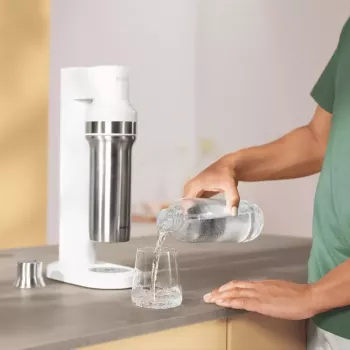 Soda maker BRITA Carbonator 1046730 biały — kompaktowy saturator nablatowy z 2 butelkami (231×126×443 mm)