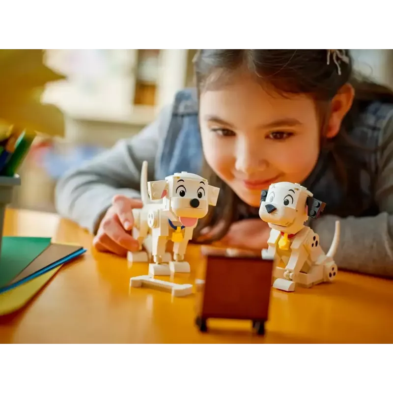 Zestaw konstrukcyjny LEGO Disney Classic Puppies Lucky i Penny 43271, 268 elementów, wysokość 90 mm, wiek 6+